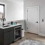 Holiday home Urban Row - Rooftop Hottub - Heart Of Gulch