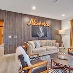 The Stage In Downtown W Pool/gym | Walk To Broadway Holiday home