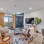 The Stage In Downtown W Pool/gym | Walk To Broadway *