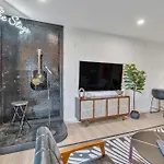 The Stage In Downtown W Pool/gym | Walk To Broadway Holiday home Nashville