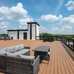 2-bedroom Penthouse With Rooftop & Free Parking * Nashville