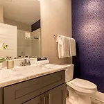 2-bedroom Penthouse With Rooftop & Free Parking Holiday home Nashville