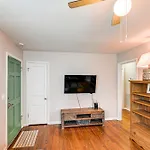Cozy Nashville Retreat With Deck About 6 Mi To Downtown