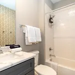2-bedroom Penthouse With Rooftop & Free Parking Nashville