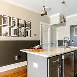 2-bedroom Penthouse With Rooftop & Free Parking * Nashville