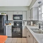 East Nash Local Dining Bars - Sleeps 6 Holiday home