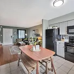 East Nash Local Dining Bars - Sleeps 6 Holiday home