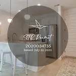 Stylish East Nash Retreat, Walk To Local Favorites, Sleep 10 With Smart Tvs, Workspace & Fast Wifi, Attached Garage & Full Kitchen, Walk To Mas Tacos, Drive 10 Min To Downtown Broadway, 24 Hr Hospitality Nashville