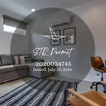 Stylish East Nash Townhouse, Walk To Favorite Eats, Cozy Den, Workspace, Smart Tvs & Fast Wifi, Full Kitchen, Garage & 24 Hr Hospitality, Near Mas Tacos, Rosepepper & Five Points, 10 Min To Broadway