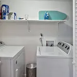 East Nash Local Dining Bars - Sleeps 6 Holiday home *