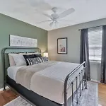 East Nash Local Dining Bars - Sleeps 6 *