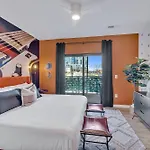 The Stage In Downtown W Pool/gym | Walk To Broadway Holiday home
