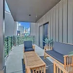 Holiday home The Stage In Downtown W Pool/gym | Walk To Broadway Nashville