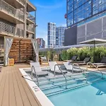 The Stage In Downtown W Pool/gym | Walk To Broadway *