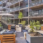 Holiday home The Stage In Downtown W Pool/gym | Walk To Broadway *