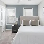Landing Modern Apartment With Amazing Amenities