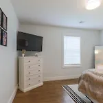 Holiday home New Amazing 4br Suite* Hot Tub *2 Mi To Music Nashville