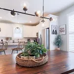 New Amazing 4br Suite* Hot Tub *2 Mi To Music * Nashville