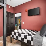Near Downtown Walk To Restaurants, Bars & Music Apartment Nashville