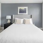 Landing Modern Apartment With Amazing Amenities
