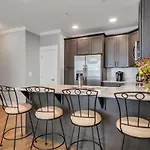 Modern Nations - Walkable - 5 Mi Downtown Holiday home Nashville