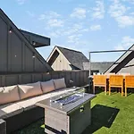 Rooftop Deck Patio And Garage Walk To Restaurants Coffee Brewery Holiday home *