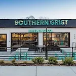 Rooftop Deck Patio And Garage Walk To Restaurants Coffee Brewery