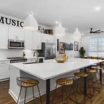 Rooftop Deck Patio And Garage Walk To Restaurants Coffee Brewery Nashville