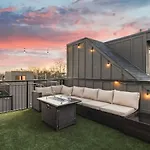 Holiday home Rooftop Deck Patio And Garage Walk To Restaurants Coffee Brewery Nashville