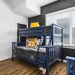Rooftop Deck Patio And Garage Walk To Restaurants Coffee Brewery Holiday home