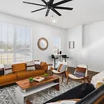 Rooftop Deck Patio And Garage Walk To Restaurants Coffee Brewery Holiday home