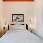 The Conway 5 Bedroom Buyout W Deck In Music City Holiday home *