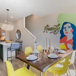 Holiday home The Conway 5 Bedroom Buyout W Deck In Music City