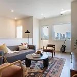 The Conway 5 Bedroom Buyout W Deck In Music City Nashville