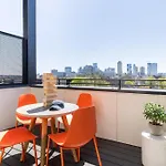The Conway 5 Bedroom Buyout W Deck In Music City Holiday home