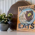 The Conway 5 Bedroom Buyout W Deck In Music City
