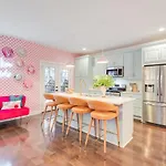 Holiday home Butterfly Bnb~modern Luxury~giant Rooftop~9min Dt