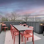 Butterfly Bnb~modern Luxury~giant Rooftop~9min Dt *