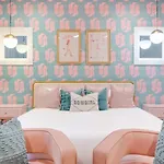 Holiday home Butterfly Bnb~modern Luxury~giant Rooftop~9min Dt *