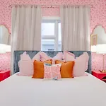 Butterfly Bnb~modern Luxury~giant Rooftop~9min Dt Holiday home *