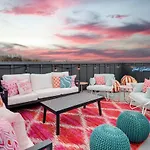 Butterfly Bnb~modern Luxury~giant Rooftop~9min Dt Holiday home Nashville