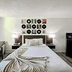 Sleepover Apartment