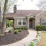 East Nashville Retreat— Large Pool — Outdoor Oasis