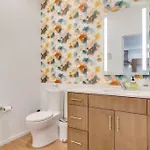 Stylish Downtown W/ Pool & Parking