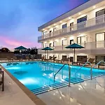 Stylish Downtown W/ Pool & Parking Nashville