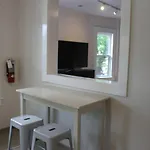 East Upstairs Apartment, One Queen Br, 2 Twin Br,1bath In Five Points, Close To Downtown Apartment *