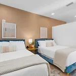 Penthouse On River With Garage And Patio, Walk Downtown