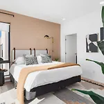 Penthouse On River With Garage And Patio, Walk Downtown *