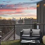 3 Miles To Broadway -garage, Patio, Walk To Shops
