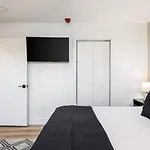 Apartment By Vanderbilt And Belmont, 3 Miles To Downtown & Free Parking